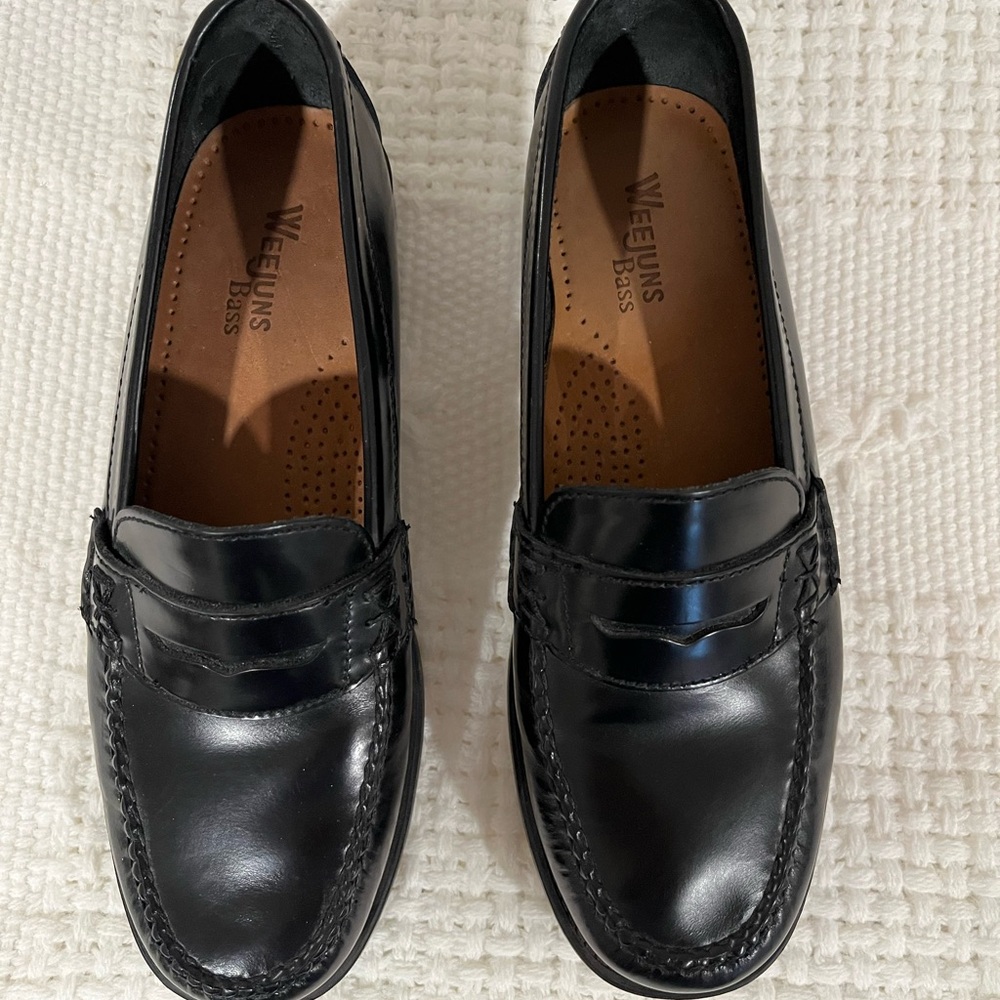 Weejuns G.H. Bass & Co. Cordovan Leather Loafers for Women  size6